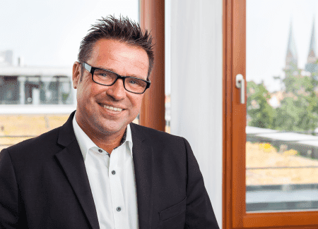 Verlag, Schmidt-Römhild, Lübeck, Druckhaus, Medien, Webseiten, Verzeichnismedien, Zeitschriften, Grafikdesign, Max Schmidt-römhild GmbH & Co. KG, Druckhaus, Lübeck, Biografie, Persönlichkeiten, Kongressgesellschaft, Planung, Organisation, Medizin, Spezialist, 360 Grad-Dienstleister, Onlinevariante, Apps, Alexa, Kunden, Media-Kampagne, SEO-Optimierung, Media-Kampagne, Online-Druckerei, Medienhaus, Das Telefonbuch, Wenzel Wisch